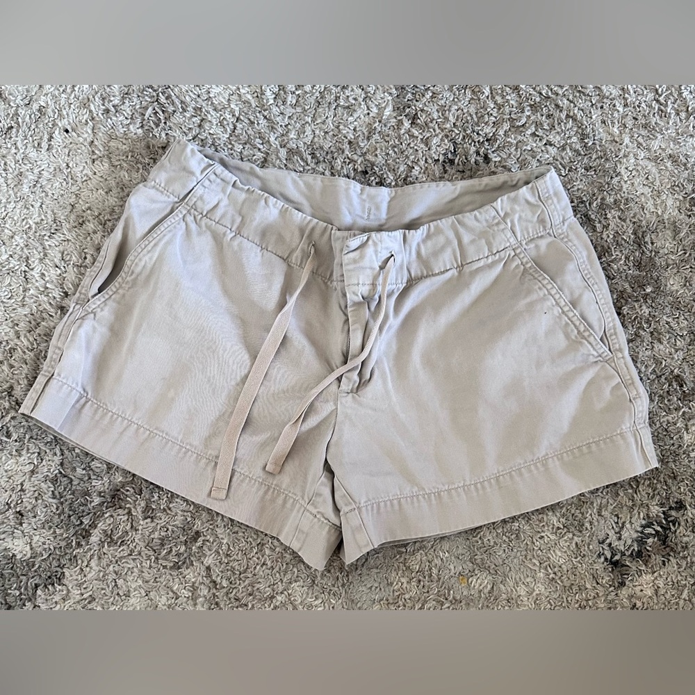 GAP Women's Light Tan Cargo Shorts Cotton